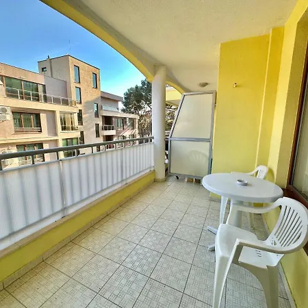 двухкомнатный Apartman *